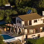 Villa Verde Villa *